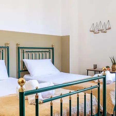 Δωμάτια σε οικογενειακή κατοικία Double Bedroom Luxury